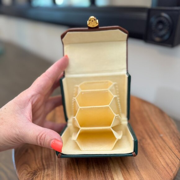 WOLF DESIGNS Green Leather Travel Jewelry Case — Vintage Compact Luxe - Picture 5 of 10